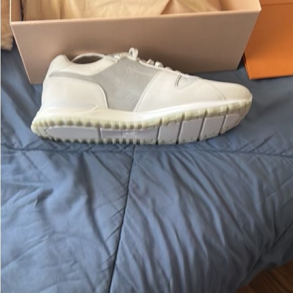 MENS LV RUNNERS SIZE 12 - Picture 6 of 6